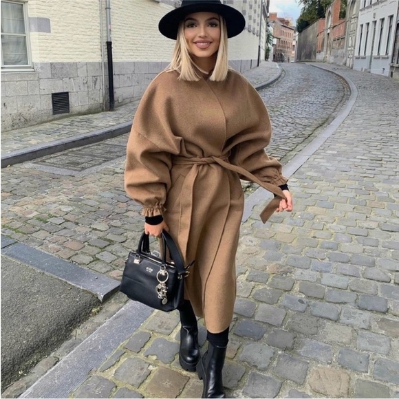 Zara wool blend oversized collarless wrap coat
BLOGGERS FAVORITE!!!! - Picture 2 of 16